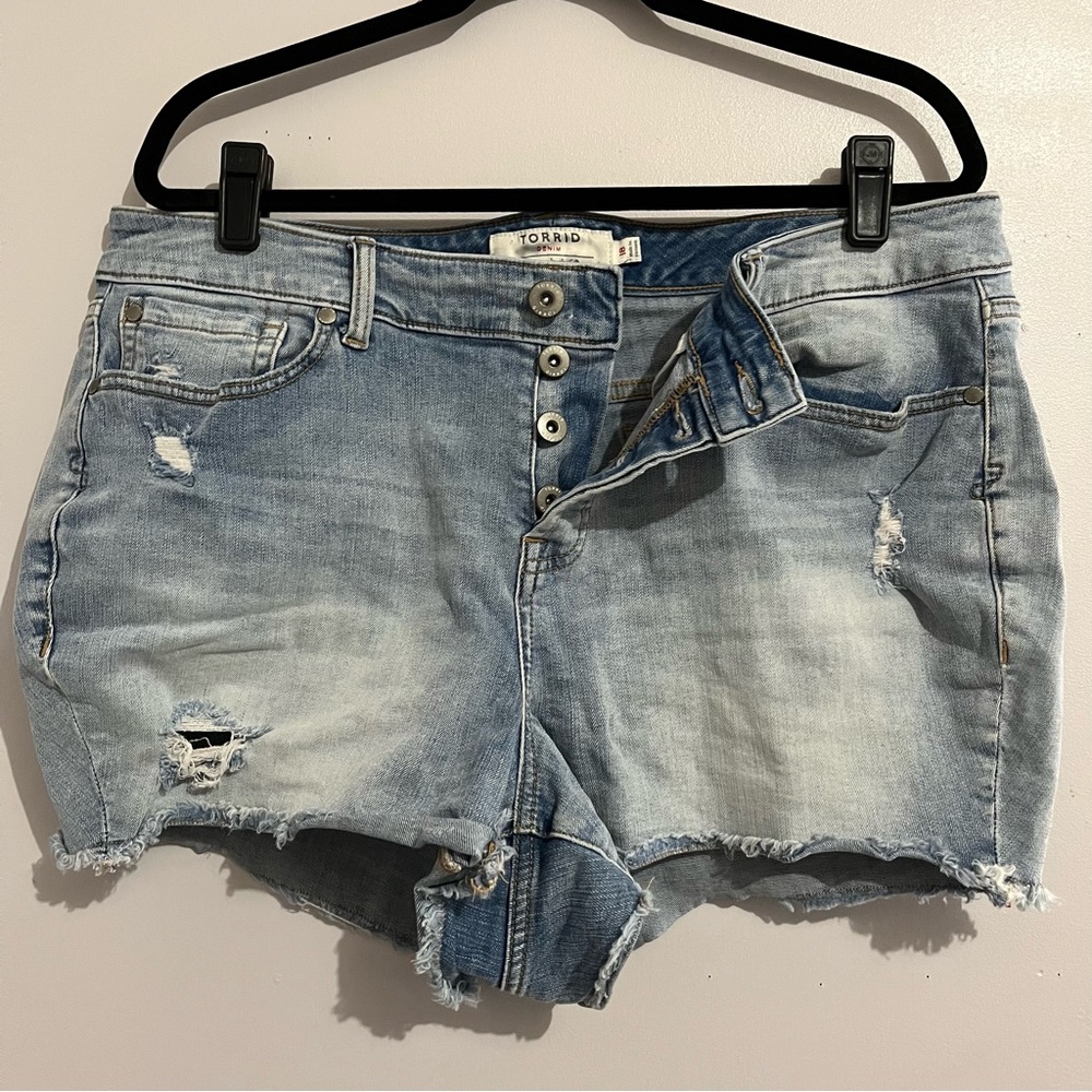 Torrid Shorts size 18 Distressed Denim Button Fly blue light wash summer